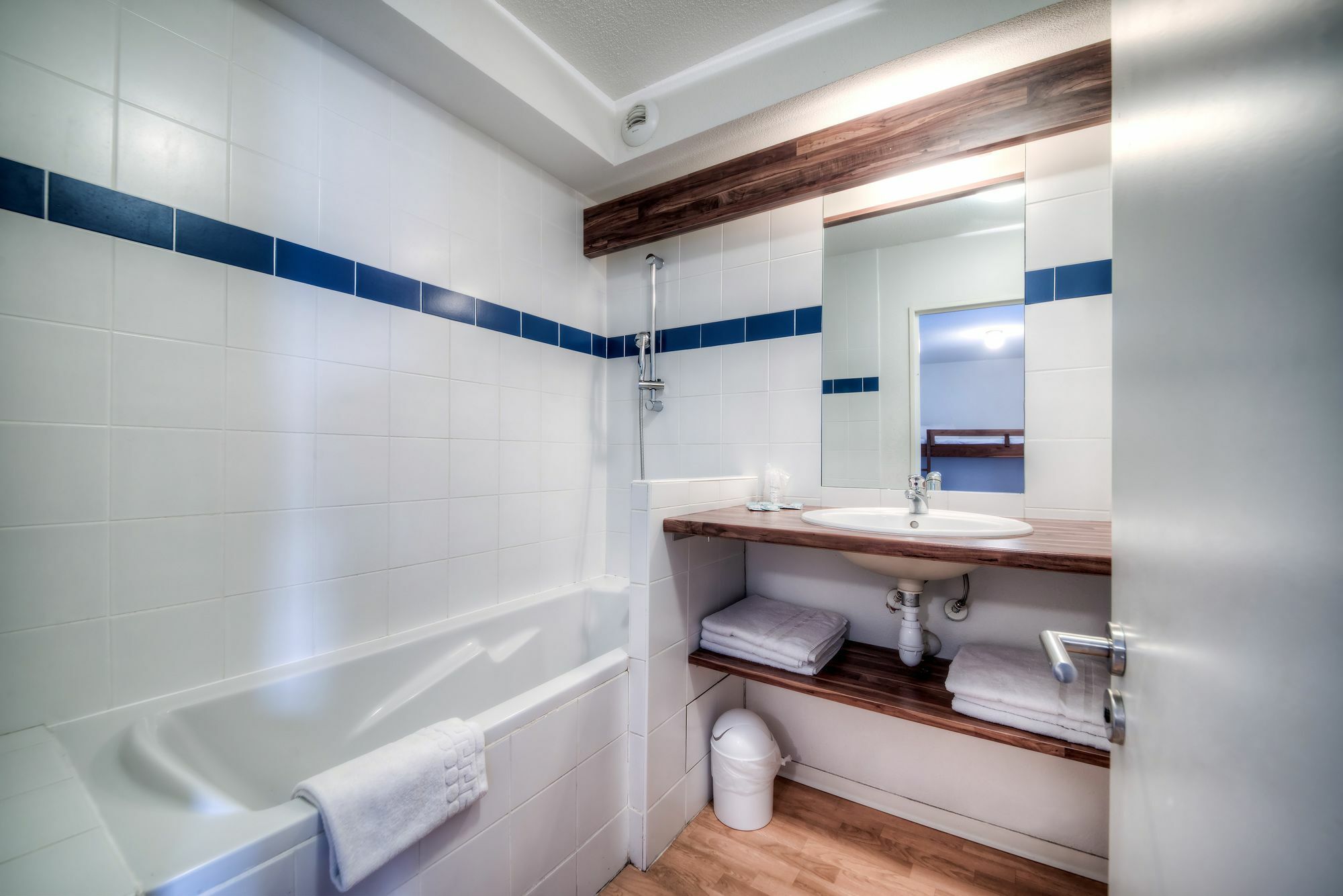 Comfort Aparthotel Lourdes L'Acacia Екстериор снимка